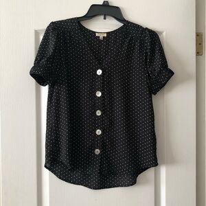 Lily White Women's Short Sleeve Black and White Polka Dot V-Neck Blouse 👚
